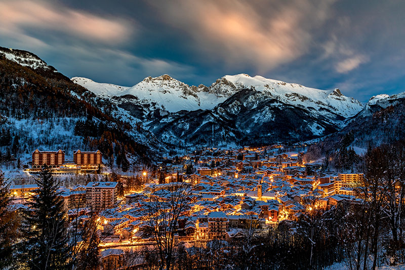 Panorama di Limone Piemonte in inverno